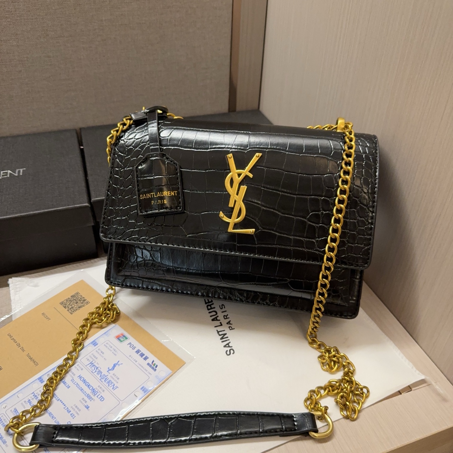 New stylish and versatile chain bag