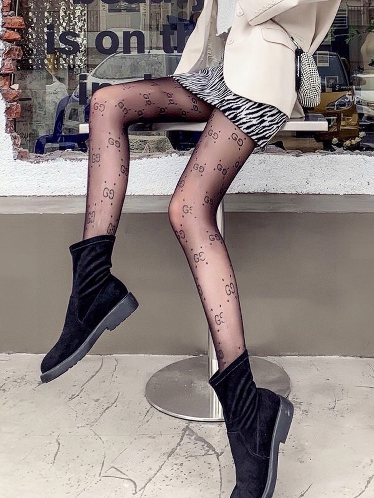 Trendy letter-print stockings