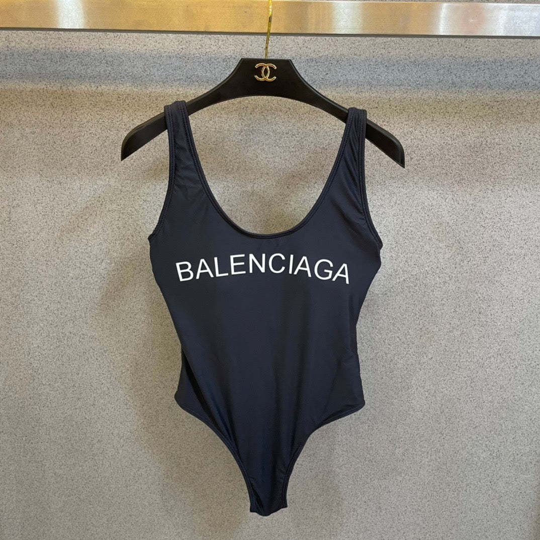 New one-piece swimsuit