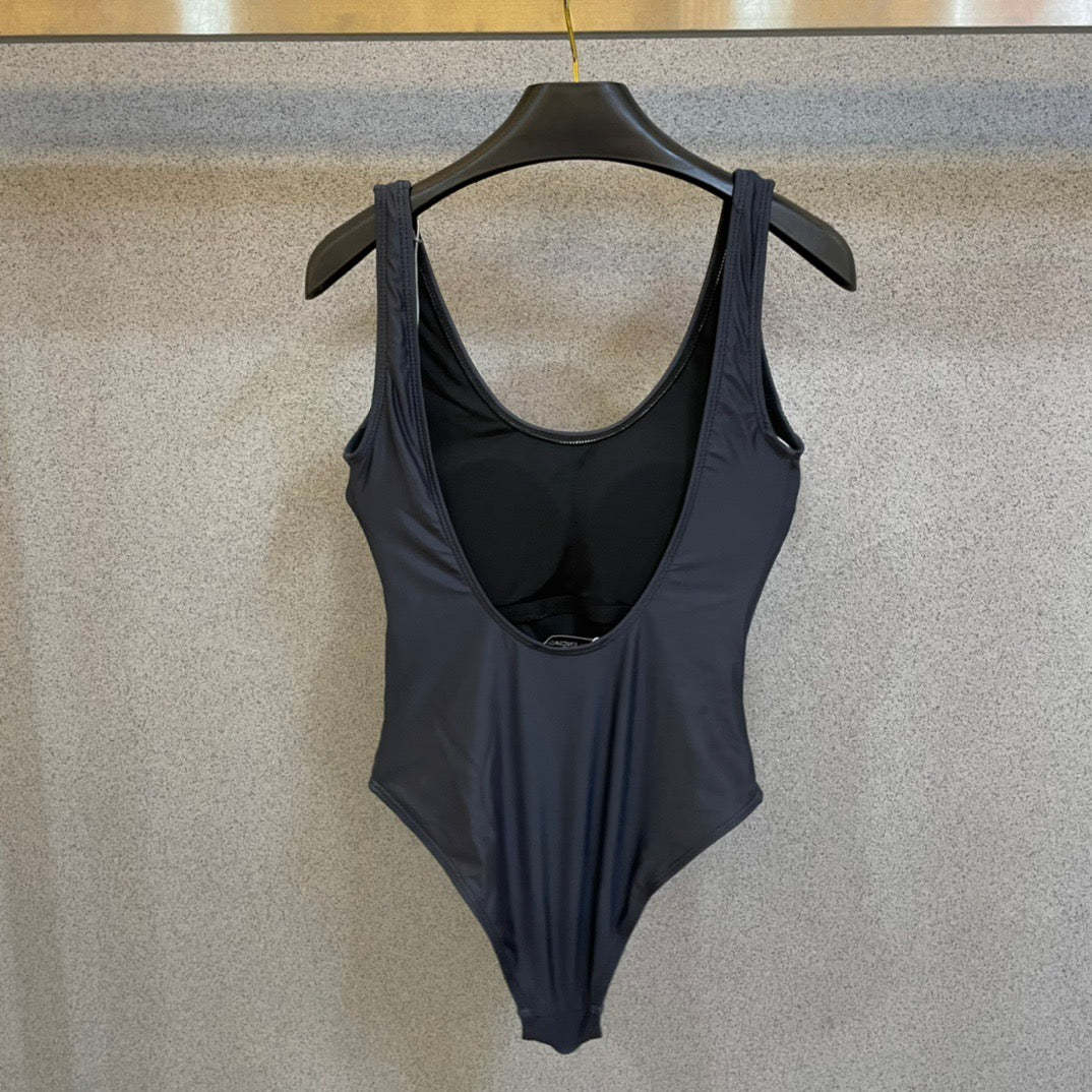New one-piece swimsuit