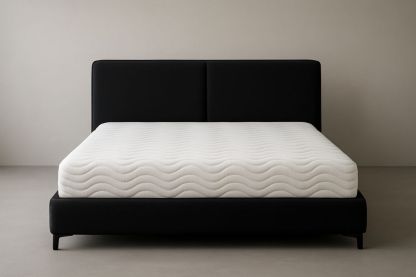 Letto matrimoniale in tessuto nero con materasso in schiuma bianca