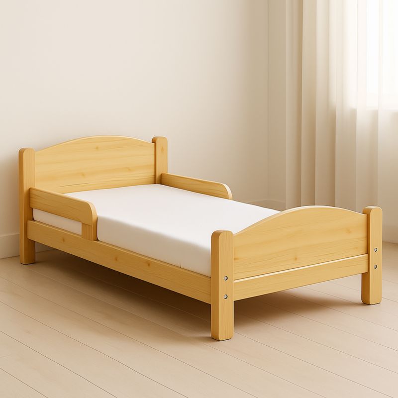 Letto per bambini in legno massello di pino con finitura naturale