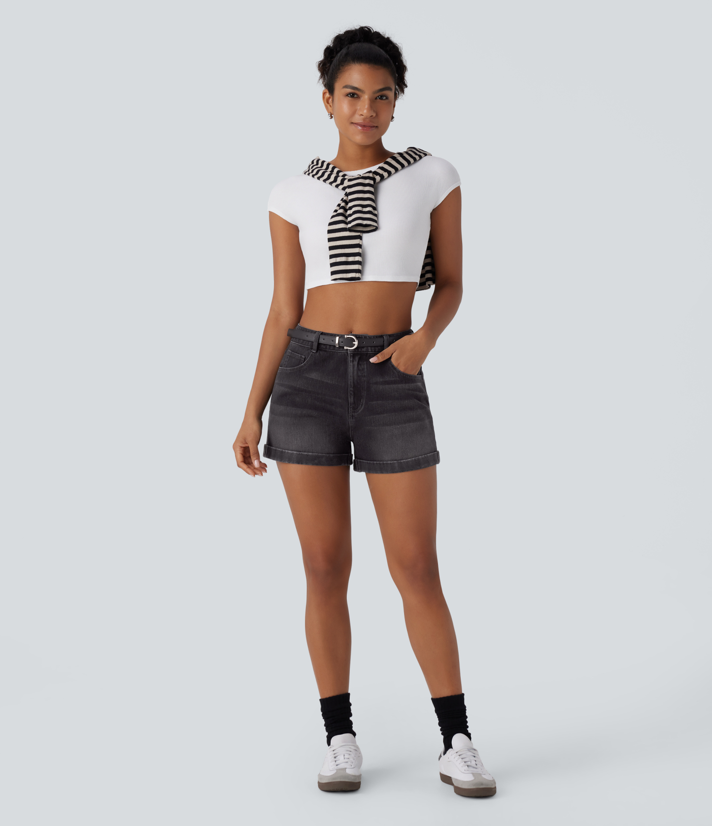 Mid Rise Zipper Pockets Denim Casual Shorts 3''