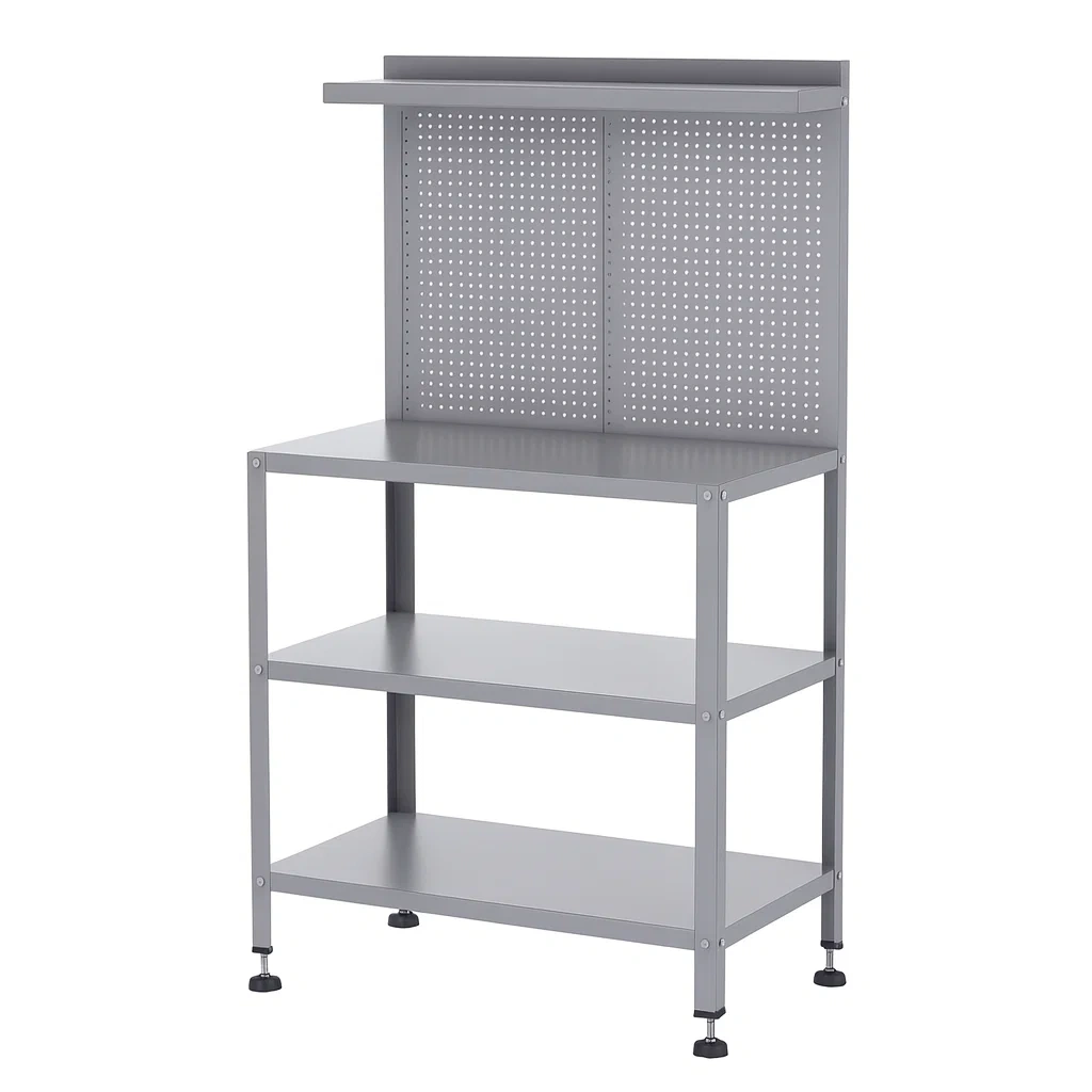 Établi métallique gris avec panneau perforé