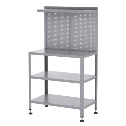 Établi métallique gris avec panneau perforé