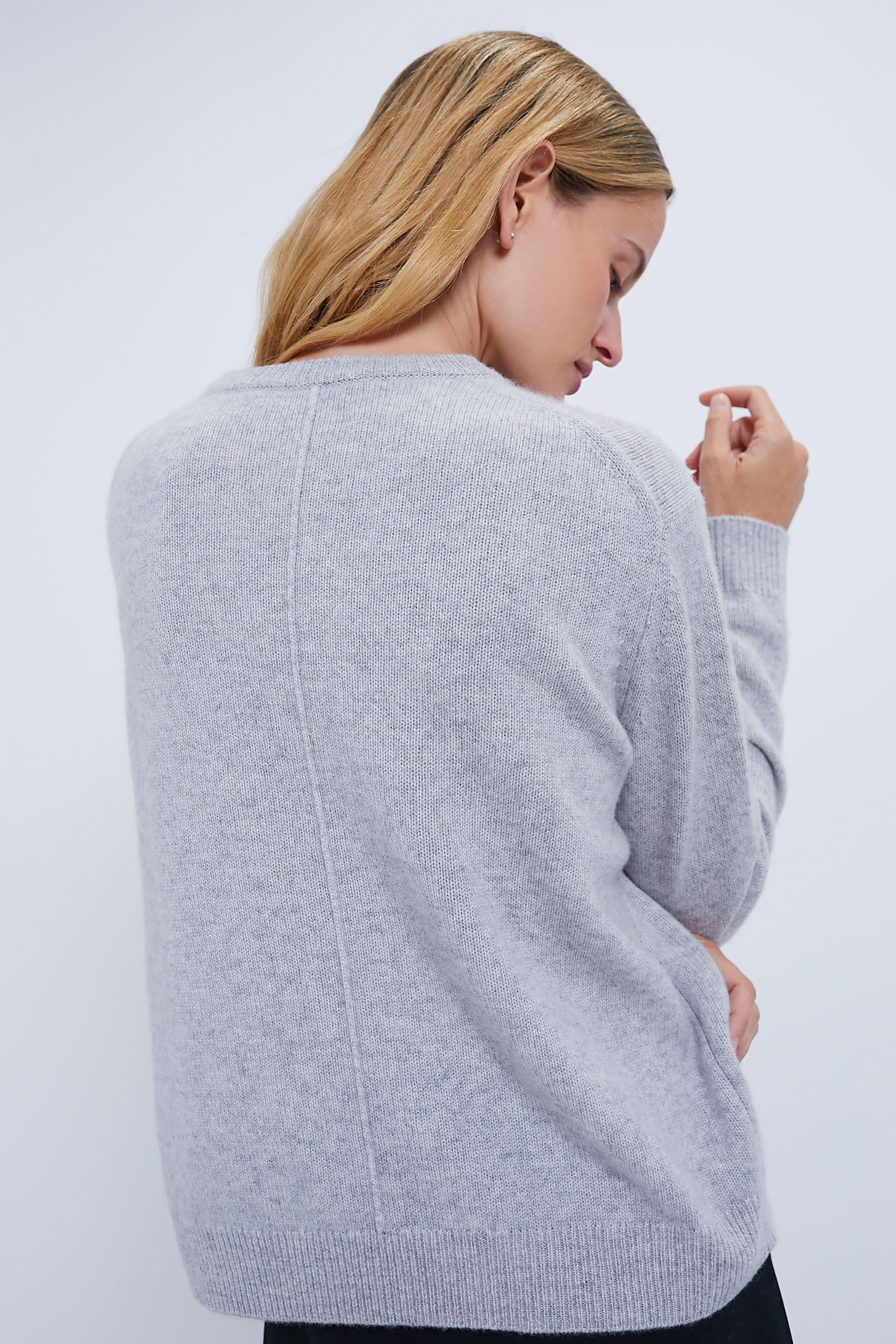 Gray Cashmere Bodie Boyfriend Crewneck-Beilave