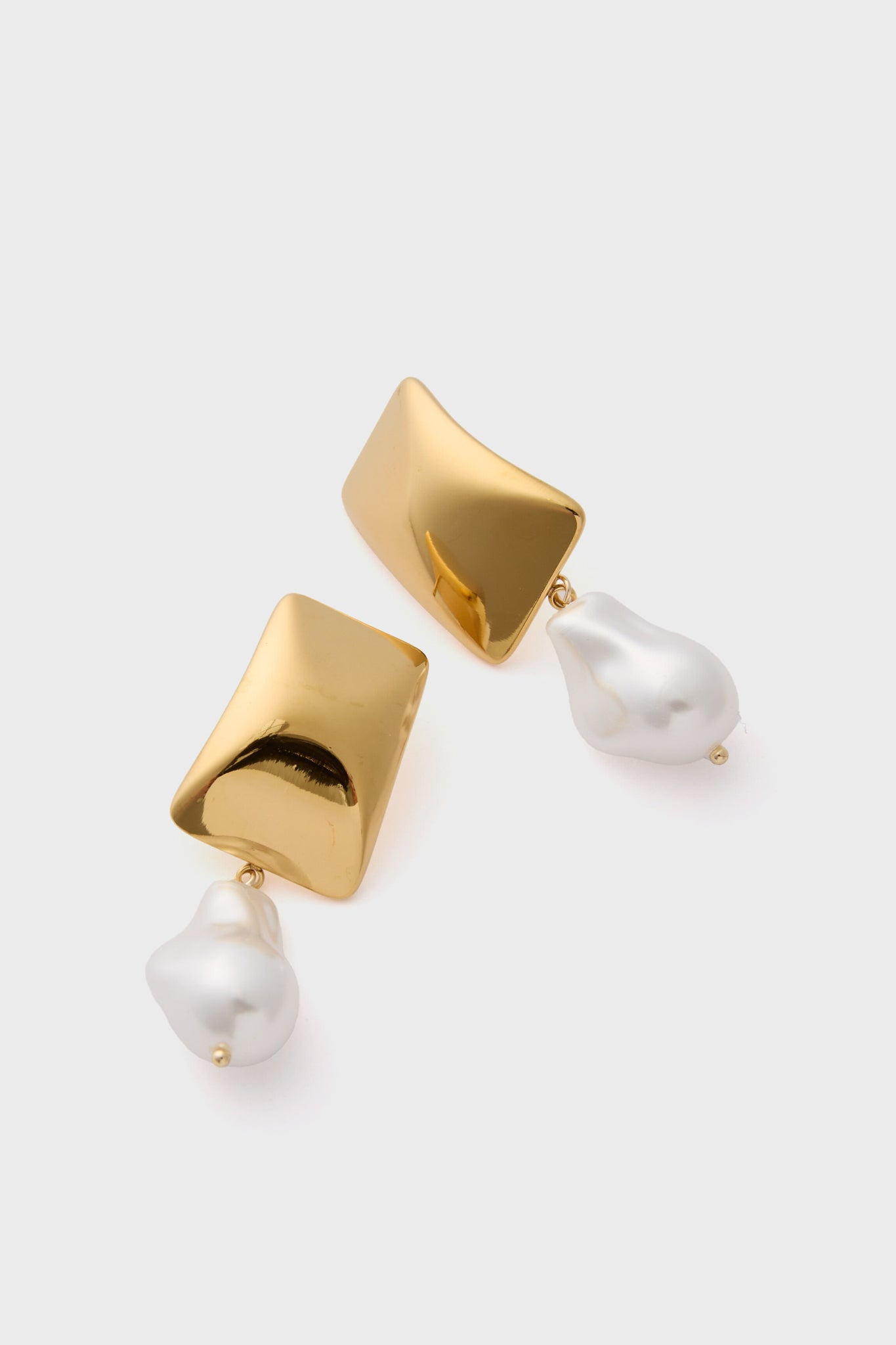 Gold Doris Pearl Earrings-Beilave