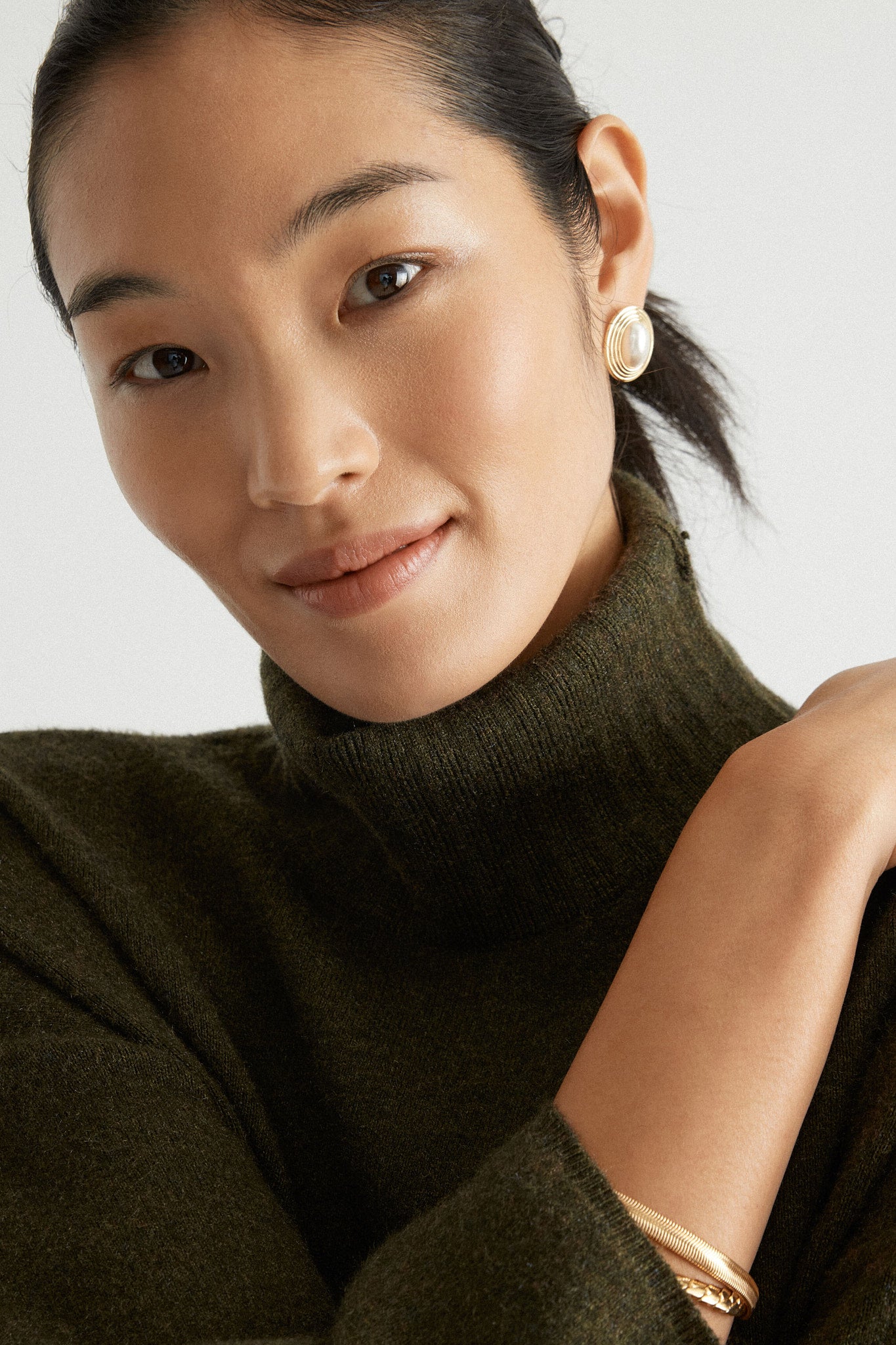 Pearl Addison Studs-Beilave