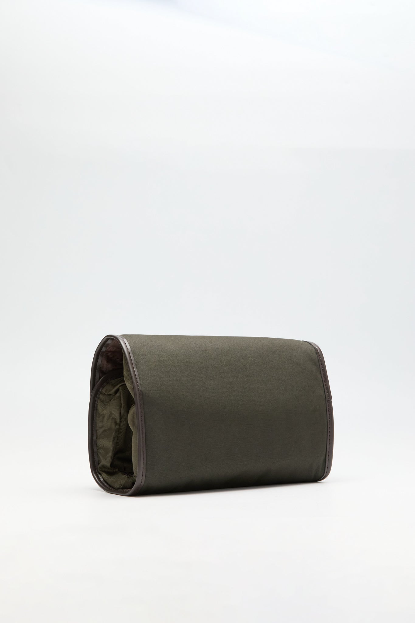 Olive Wax Hanging Washbag-Beilave