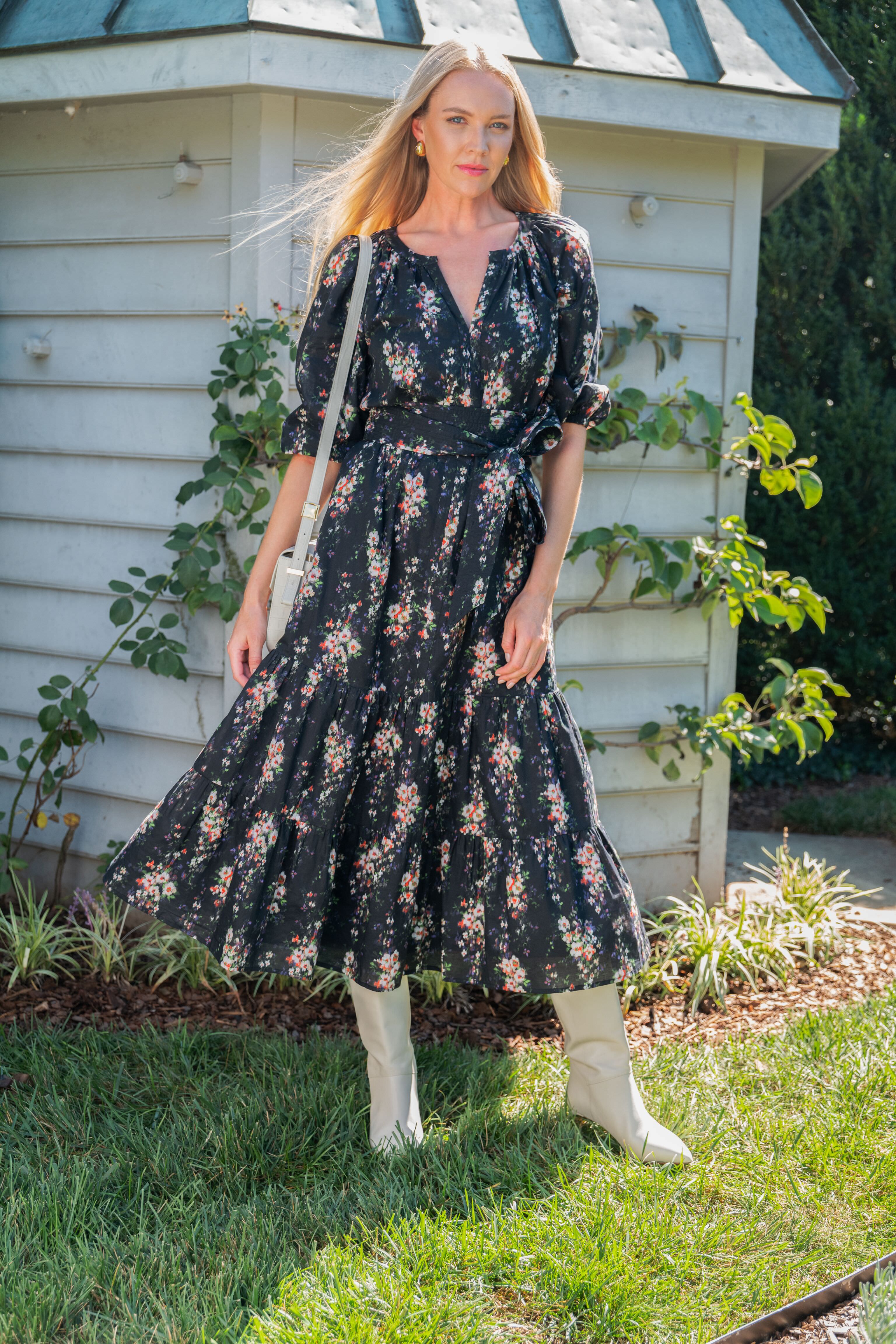 Onyx Falling Flowers Bouquet Lyles Dress-Beilave