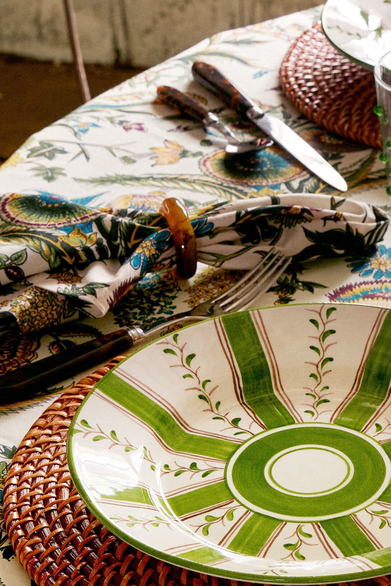 Sharp Floral Printed Napkins Set of 4-Beilave