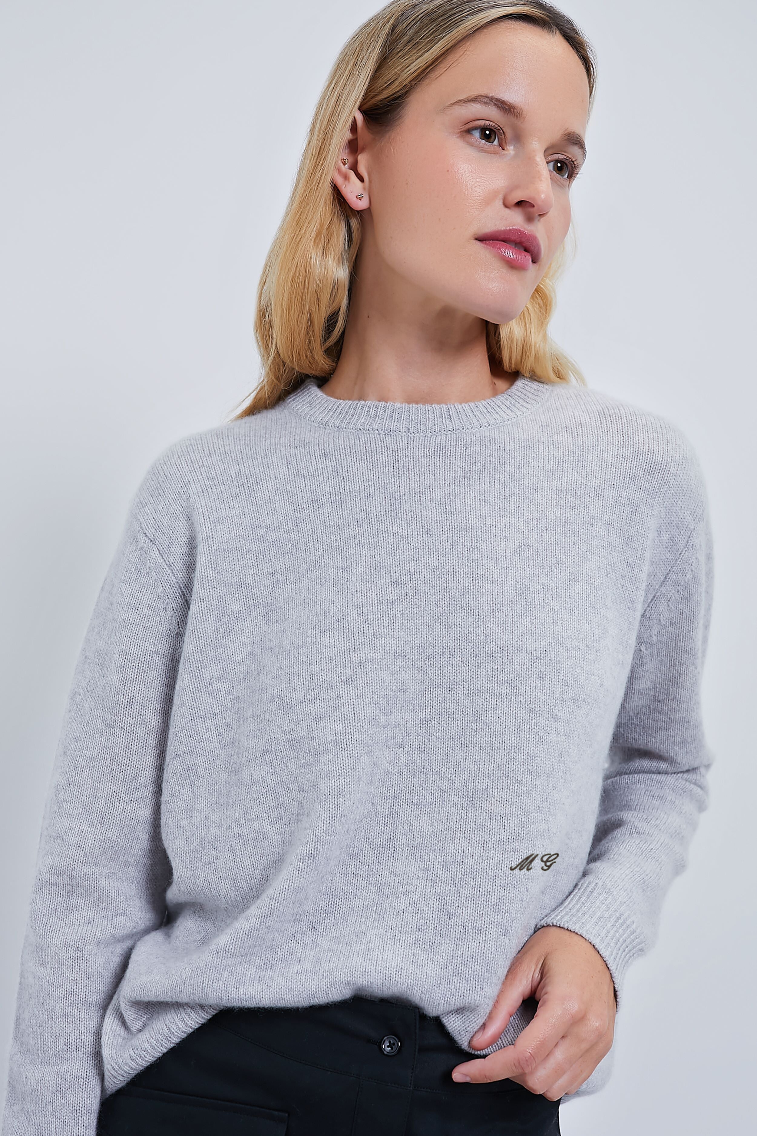 Gray Cashmere Bodie Boyfriend Crewneck-Beilave