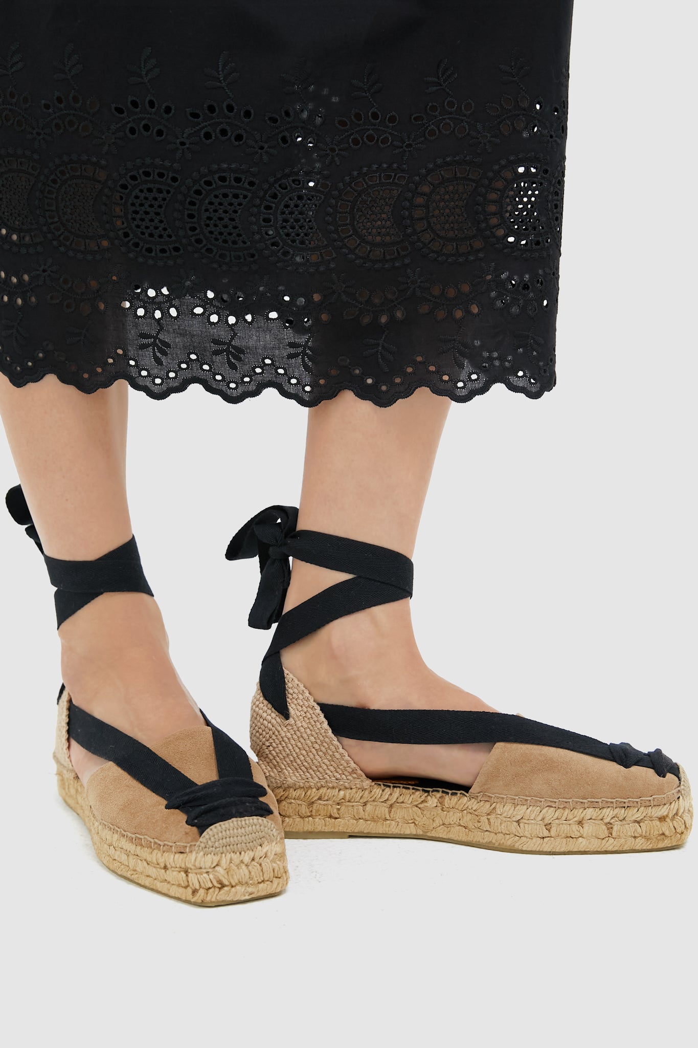 Sand Puntera Suede Sandals-Beilave