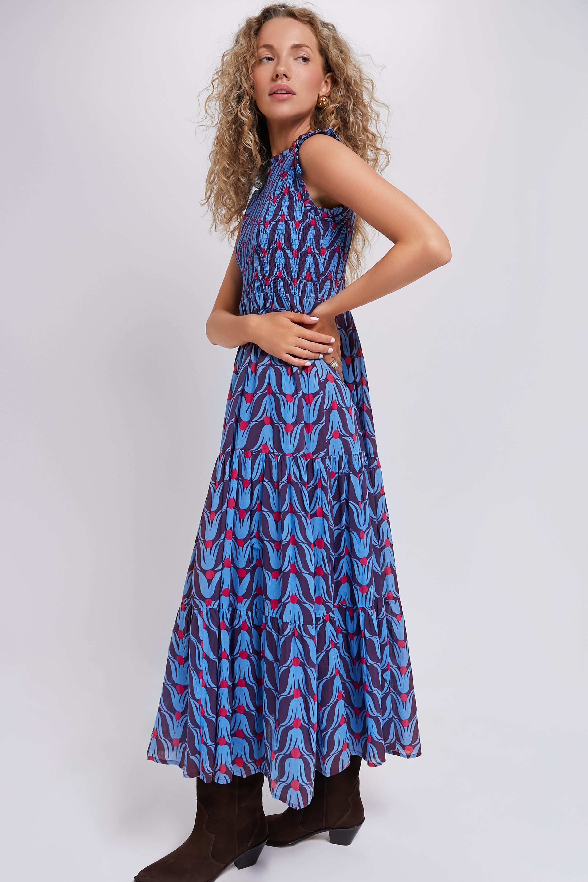 Exclusive Tulip Red Sleeveless Smocked Maxi-Beilave