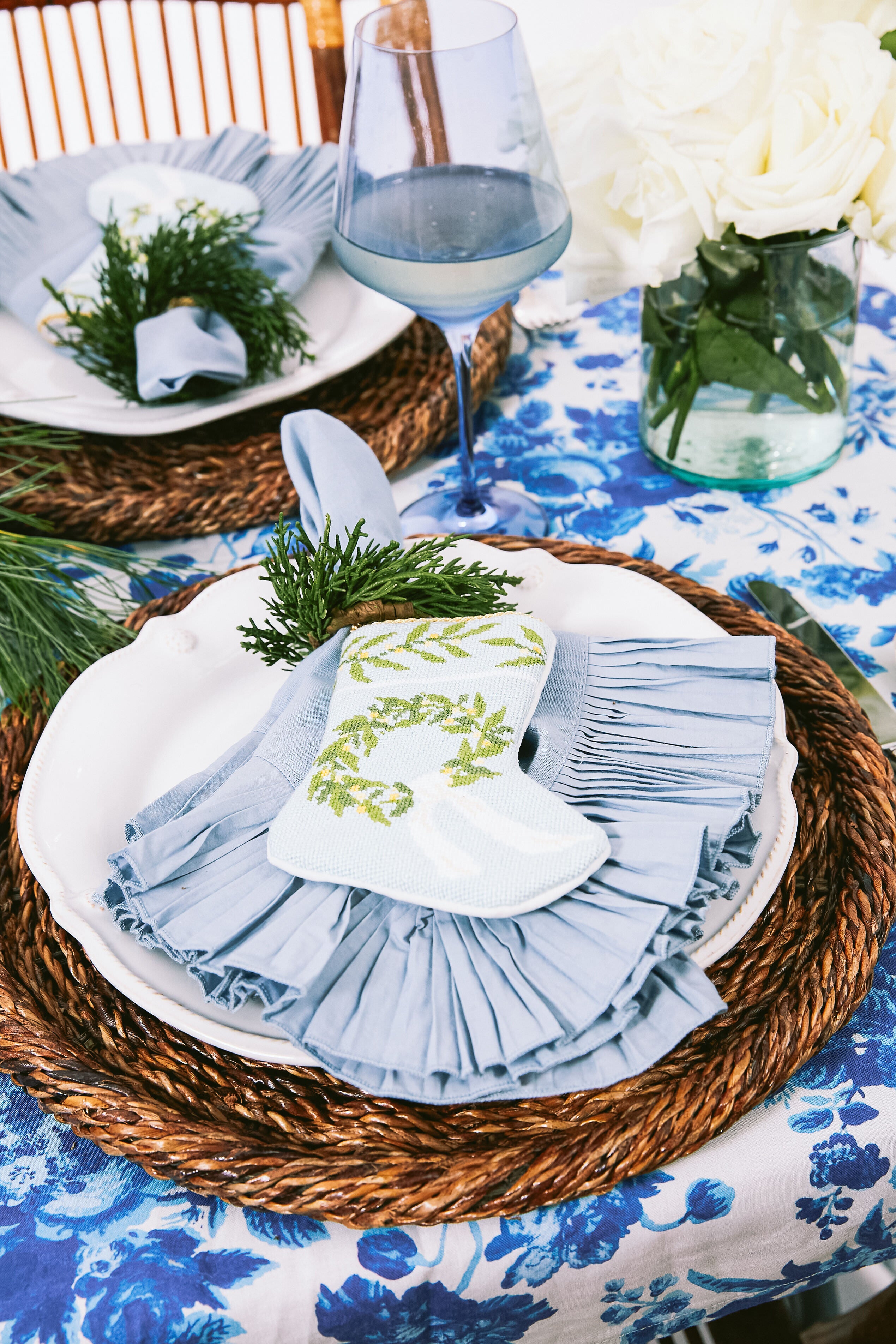 Fig and Dove Warm Welcome Wreath Mini Stocking-Beilave