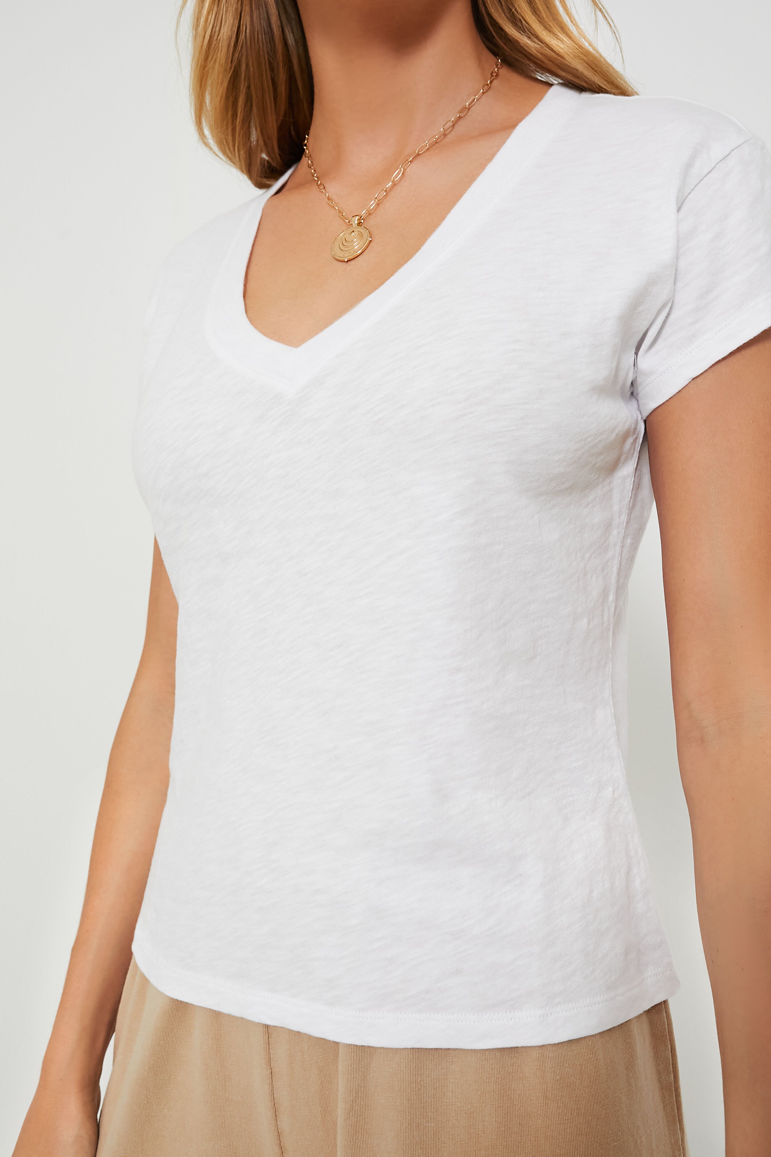 White Modern V Neck Tee-Beilave