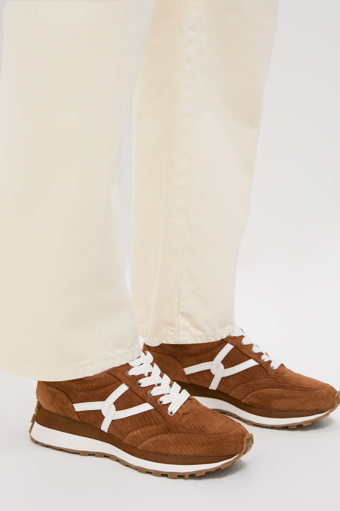 Hazelwood Valentina Corduroy Sneakers-Beilave