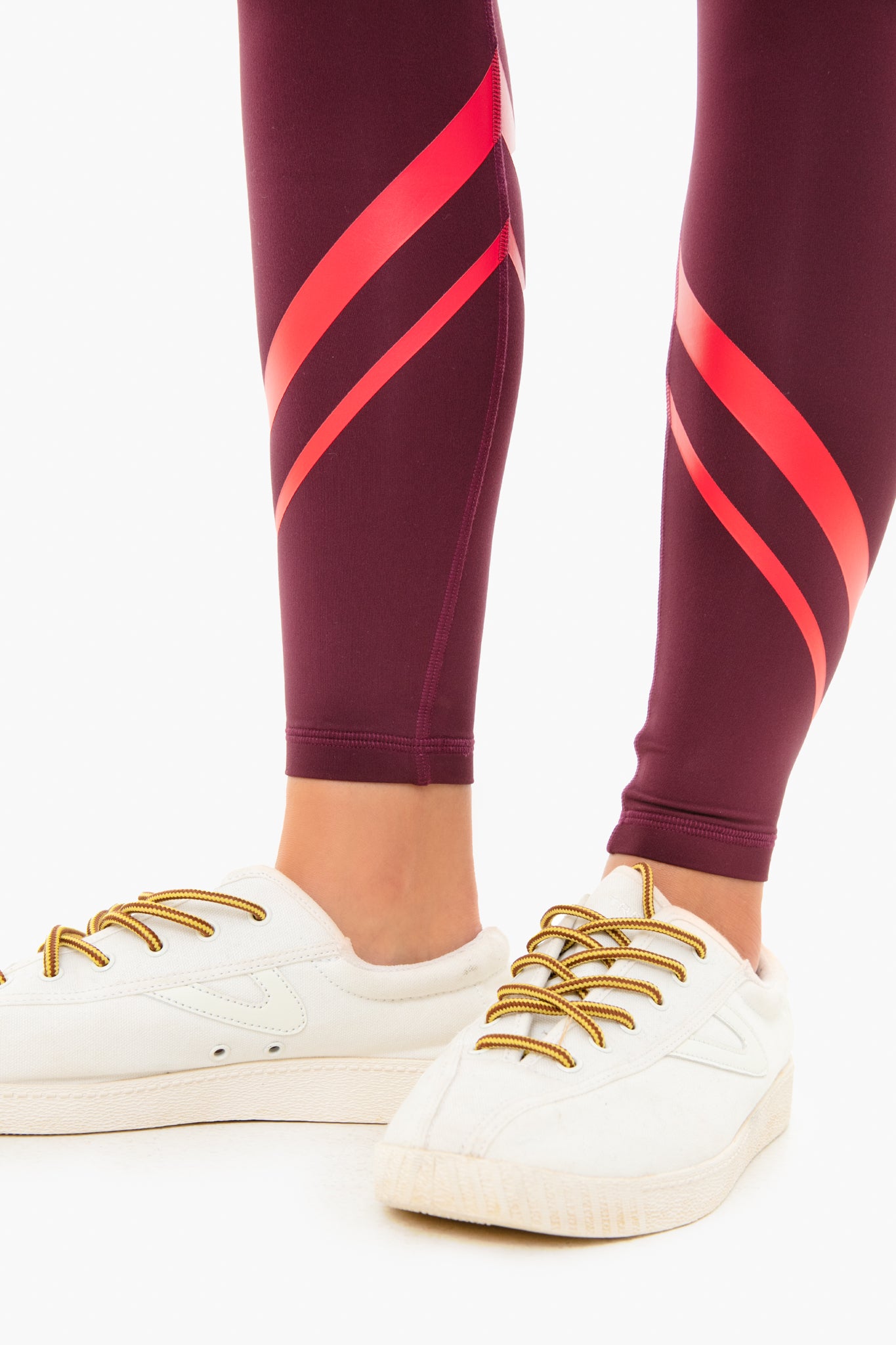 Wine and Red Weightless Chevron Leggings-Beilave