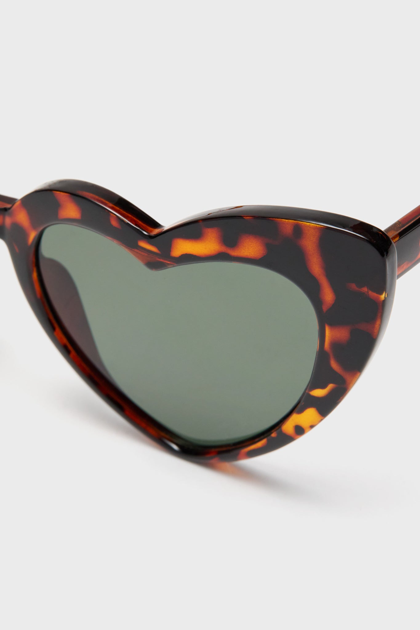 Exclusive Heart Sunglasses-Beilave
