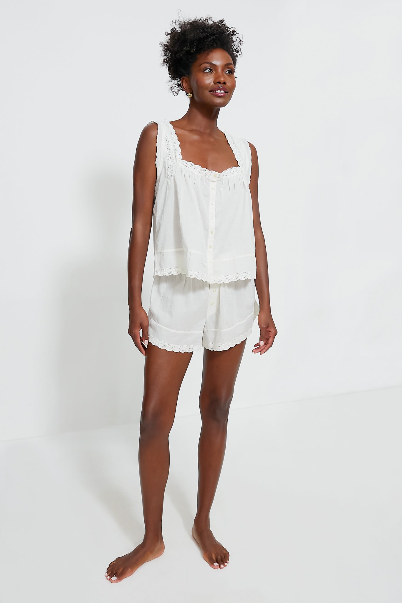 True White The Eyelet Tap Short-Beilave