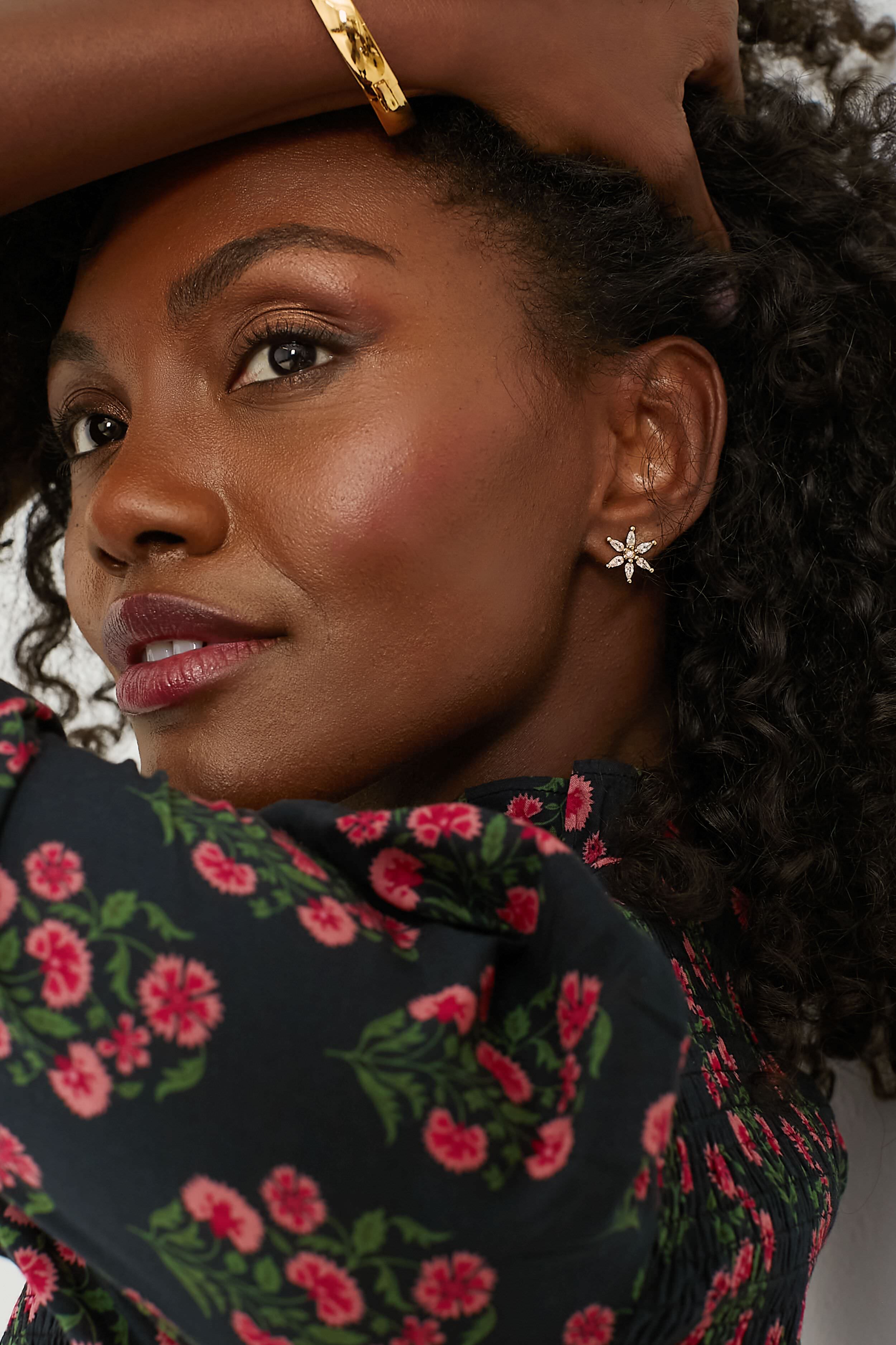 Gold Dottie Studs-Beilave