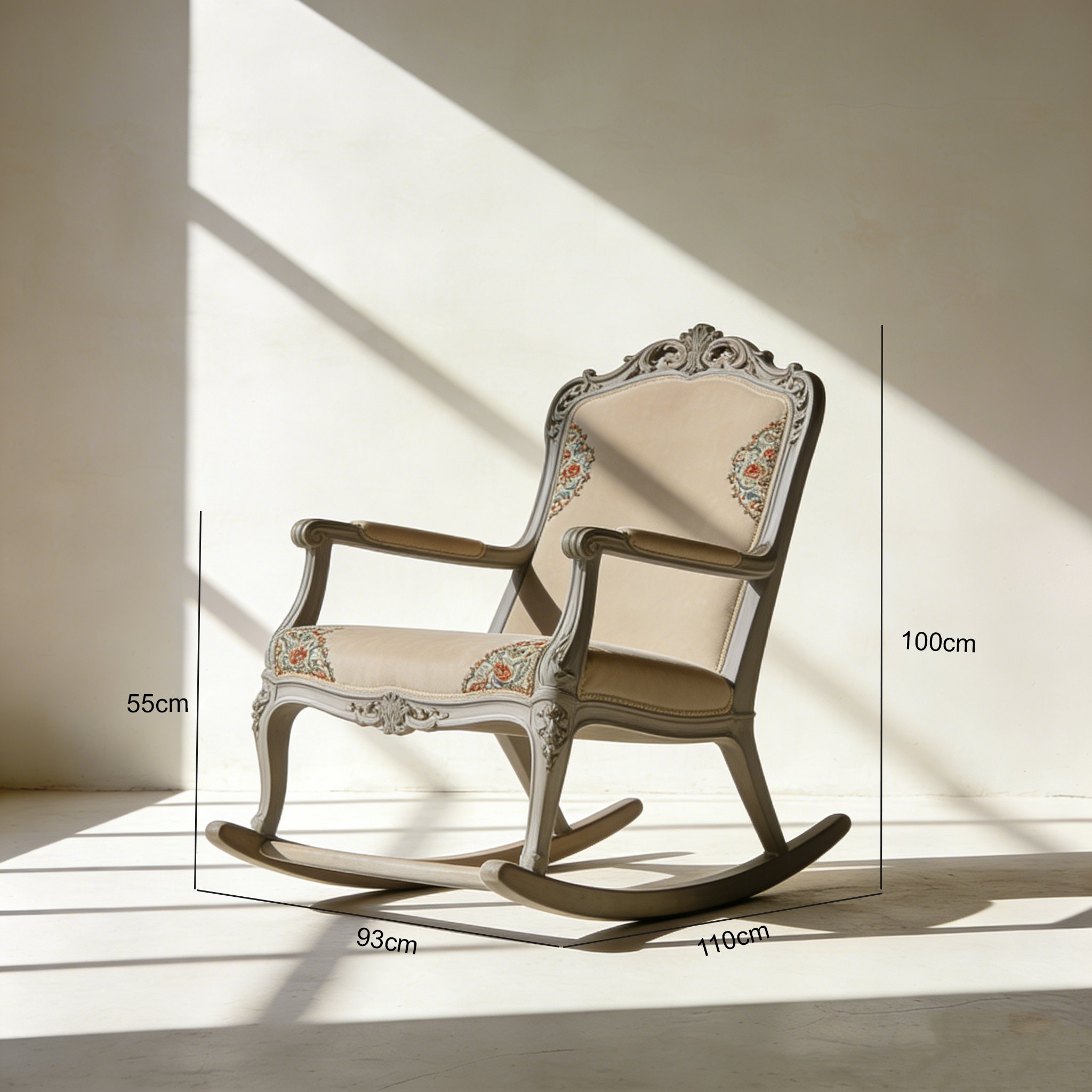 Détail du dossier sculpté du fauteuil à bascule classique