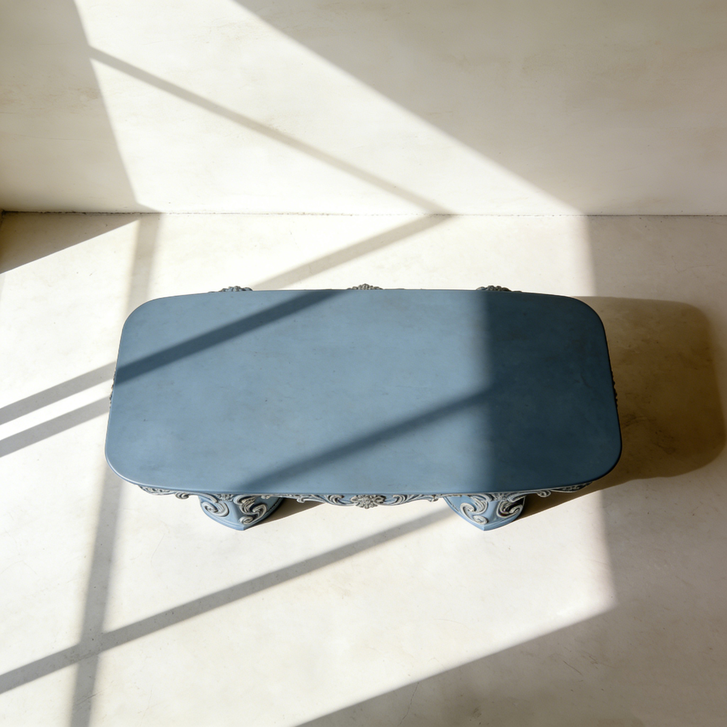 Table de salon à motifs français 