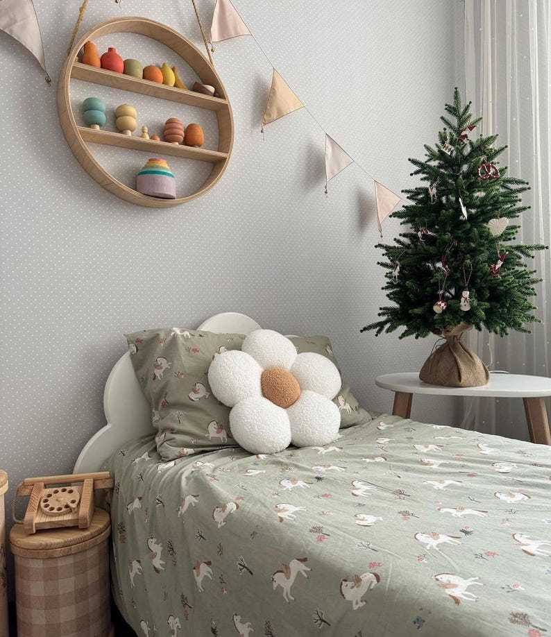 Daisy Pillow, Flower Pillow, Cushion, Home Decor, Decorative Pillow, Plush Pillow, Nursery Decor, Kids’ Room Decor