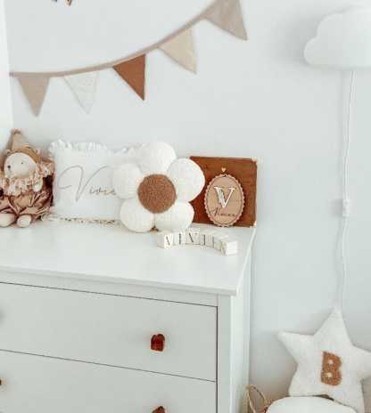 Daisy Pillow, Flower Pillow, Cushion, Home Decor, Decorative Pillow, Plush Pillow, Nursery Decor, Kids’ Room Decor