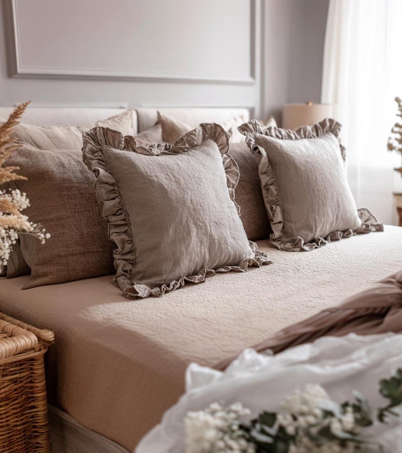Linen Pillowcase With Ruffles Decorative Soft Ruffled Shams with Zipper closure Custom Size Breathable Pillow Cover Soft Ruffled Case
