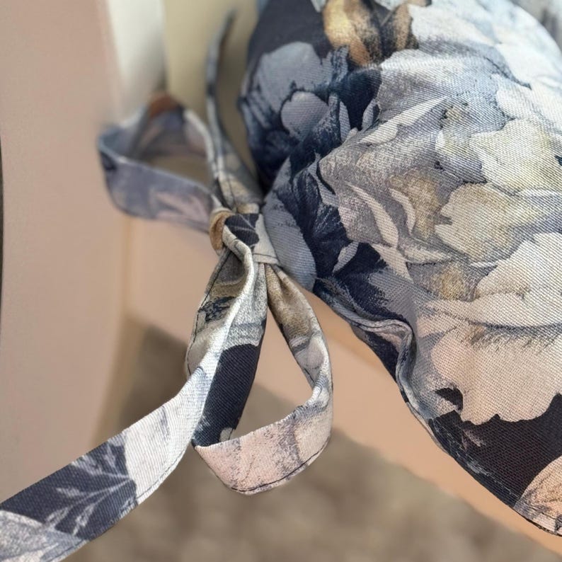 Peony Round Chair Cushion with Flowers Print Tufted Seat Pad with Ties Gift for Garden Lovers Soft Floral Pad for Dining Chairs Cozy Gift