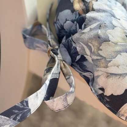 Peony Round Chair Cushion with Flowers Print Tufted Seat Pad with Ties Gift for Garden Lovers Soft Floral Pad for Dining Chairs Cozy Gift