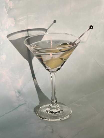 Martini Candle: Gel Wax, Extra Olives, Reusable Glass / Cocktail Candles / Dirty Martini Lovers / Housewarming Gifts / Bar Car Ideas