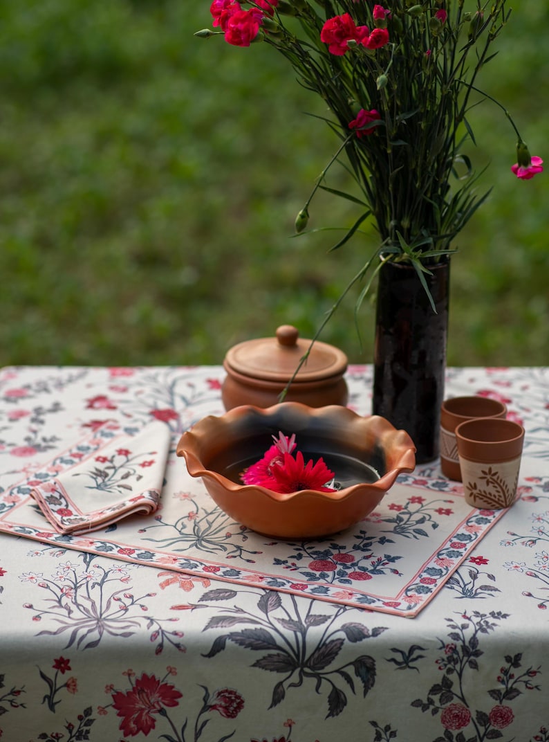 Floral Print Tablecloth: Handcrafted Cotton Dining Decor