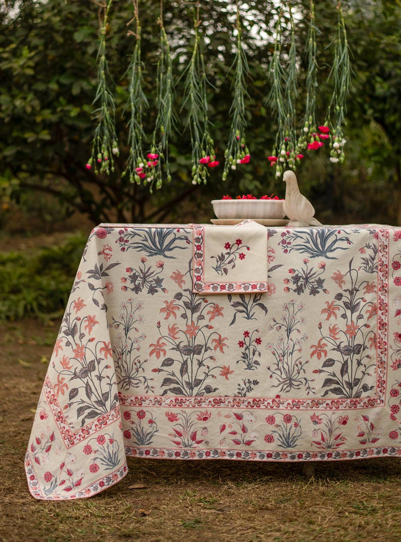Floral Print Tablecloth: Handcrafted Cotton Dining Decor