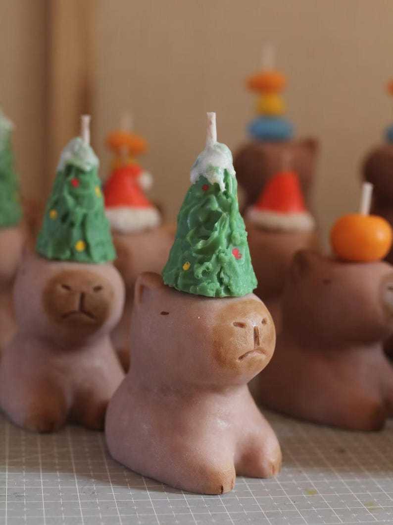 Handmade Capybara Christmas Scented Candle, Soy Wax Animal Candle, Cute Holiday Gift, Birthday Gift for Her, Christmas Gift