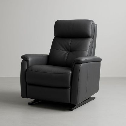 Poltrona in pelle nera con struttura in legno massello