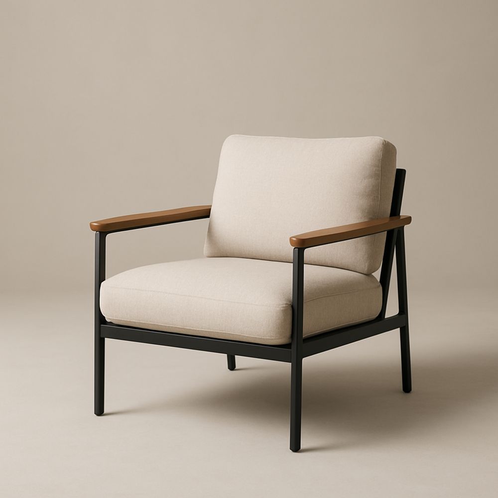 Poltrona in Tessuto Beige con Struttura in Metallo e Braccioli in Legno