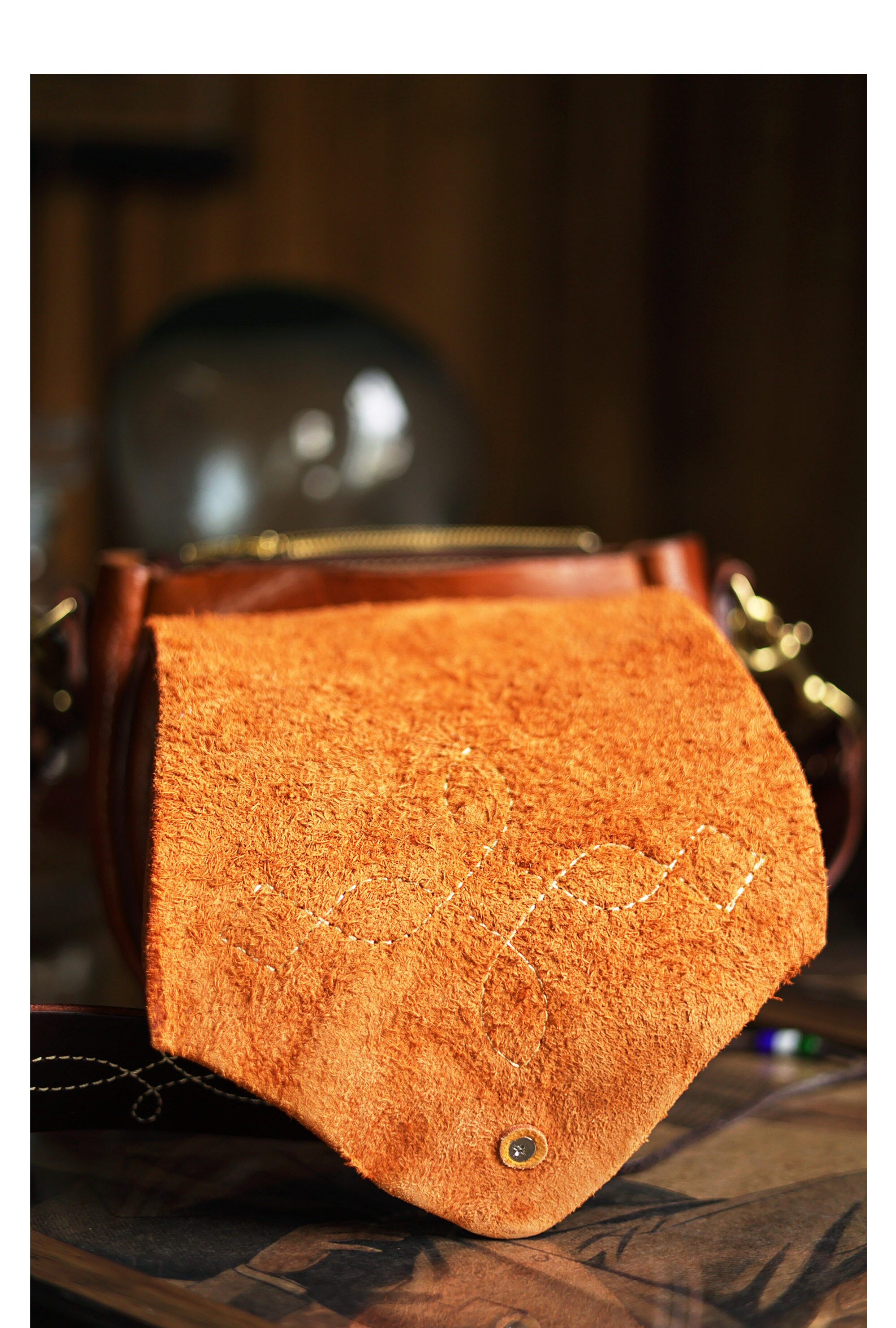 Crossbody saddle bag