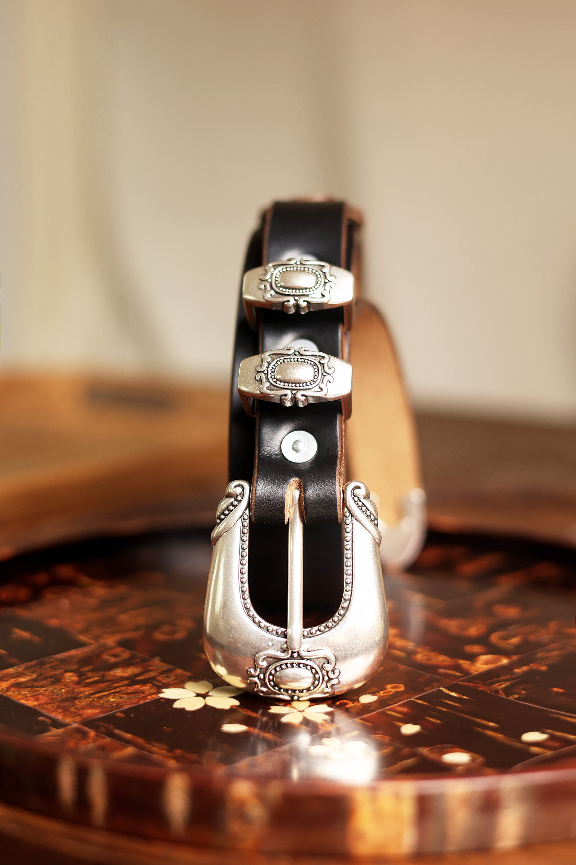 Silver rivet engraved top-grain leather belt 3.5cm