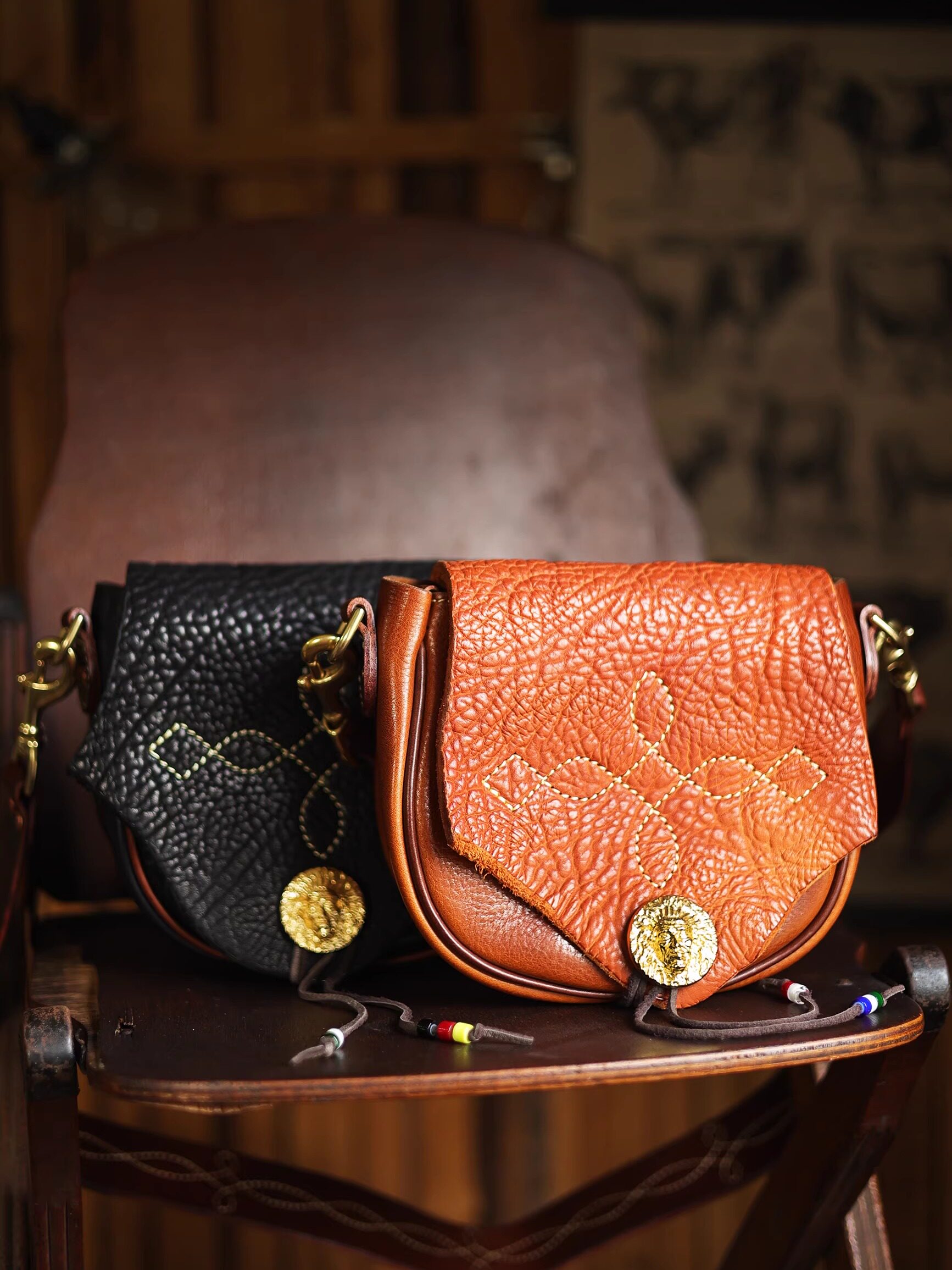 Crossbody saddle bag