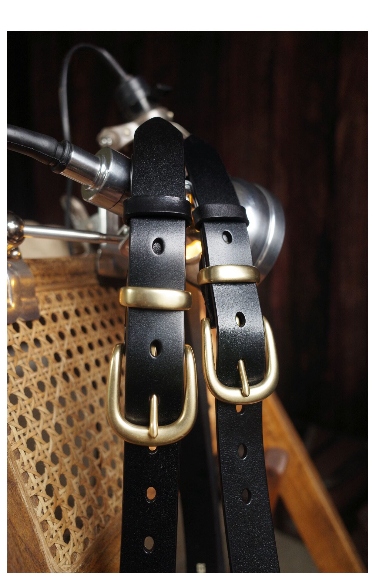 Horseshoe buckle belt