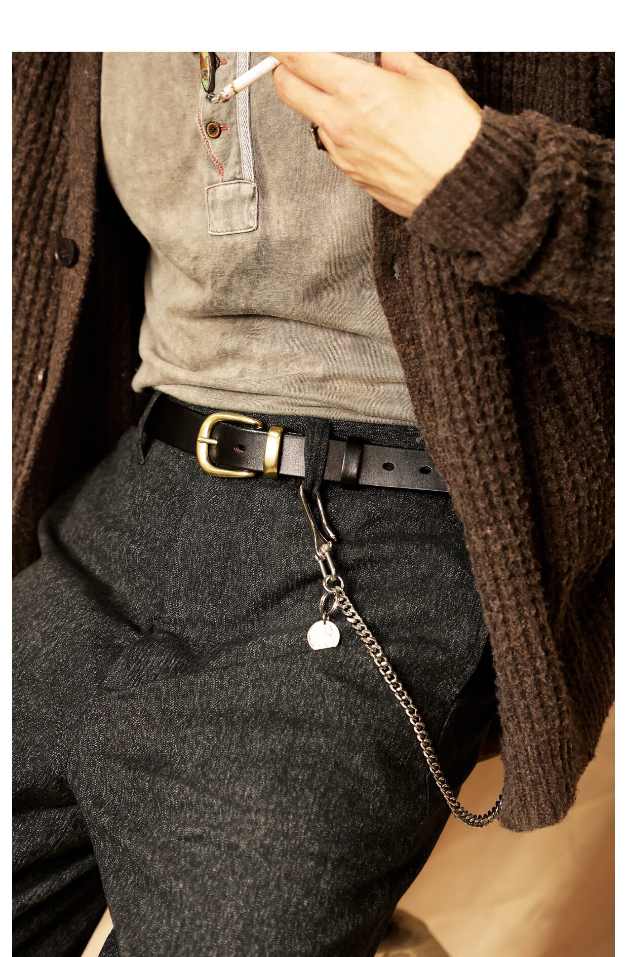 Horseshoe buckle belt