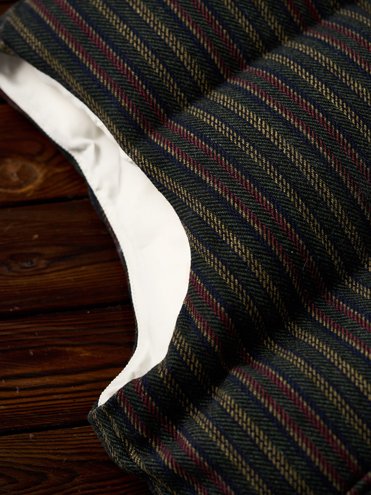 Retro-Style Brushed Stripe Jacquard Vest