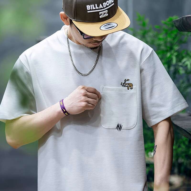 260g Mige Short-Sleeved t-Shirt Men Street Wear Small Sloth Embroidery Pocket Loose Casual Half-Sleeved t-Shirt