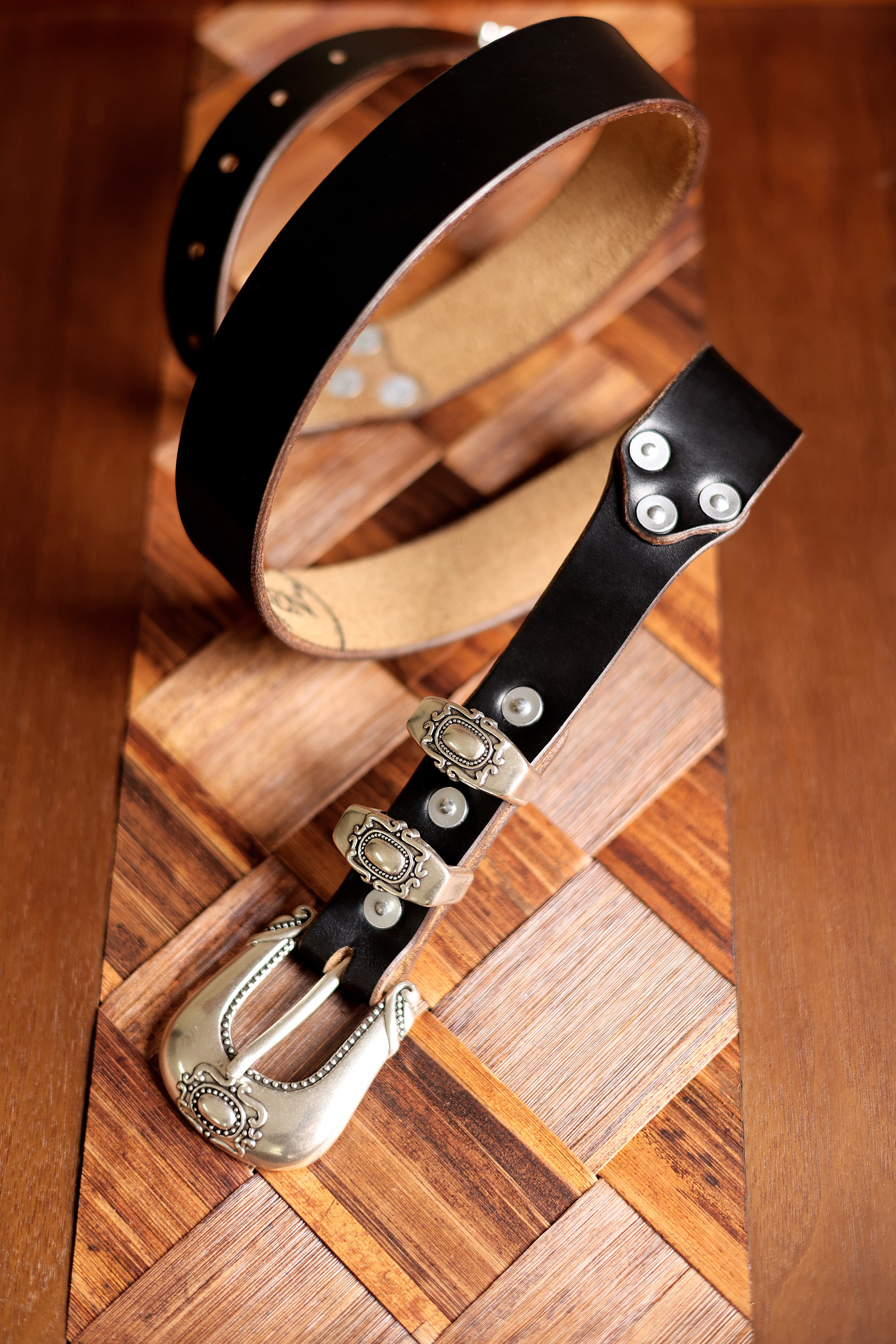 Silver rivet engraved top-grain leather belt 3.5cm