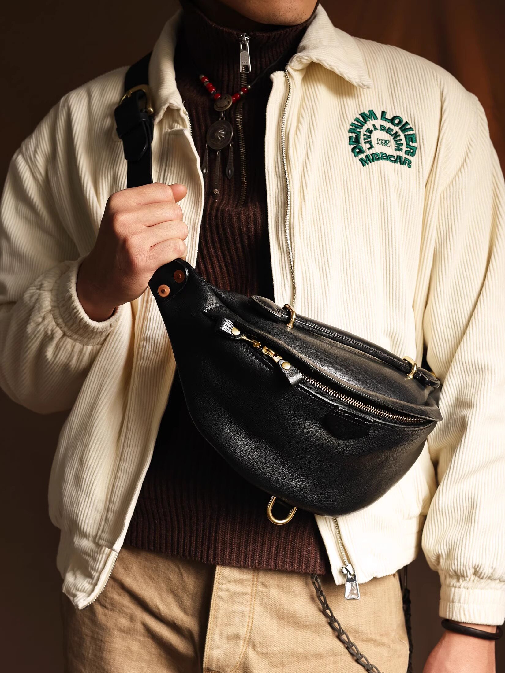 Motorcycle riding chest bag