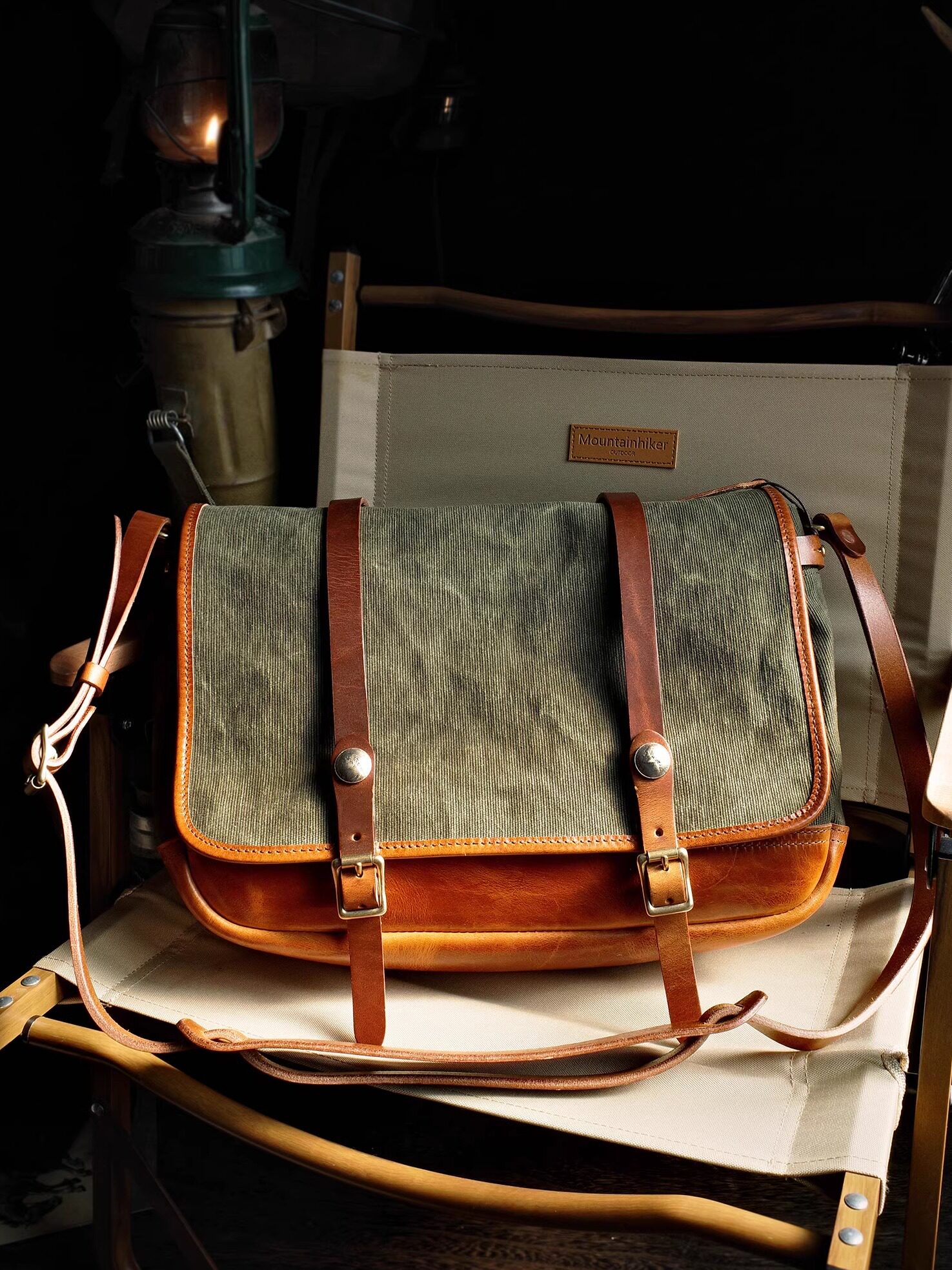 Canvas messenger bag