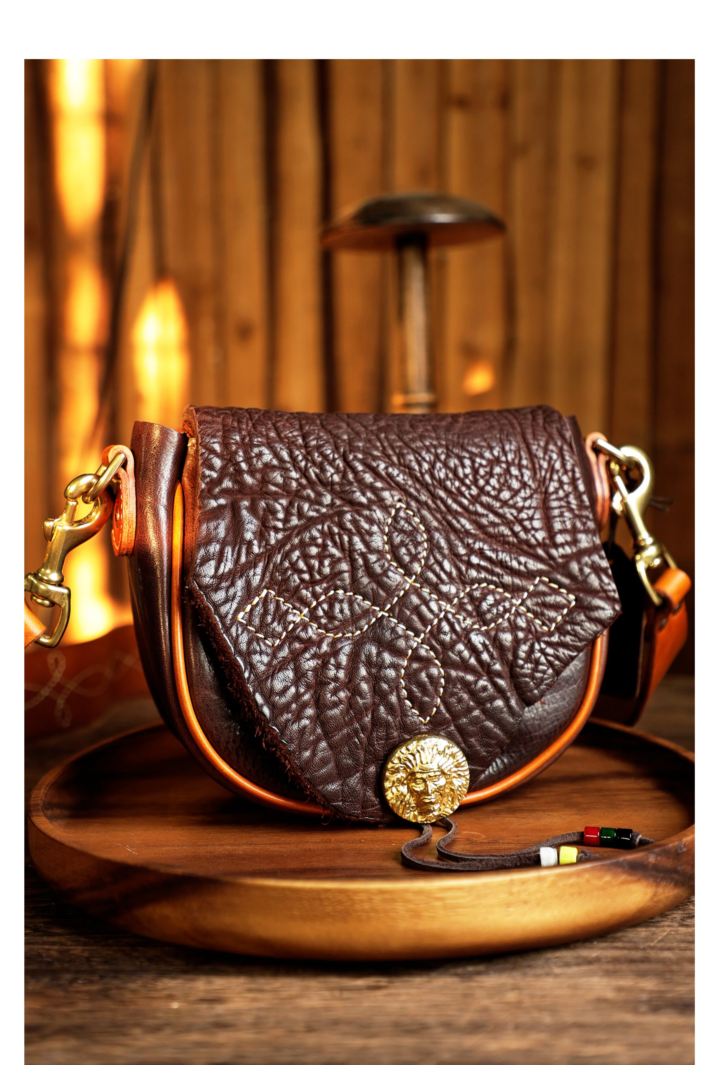 Crossbody saddle bag