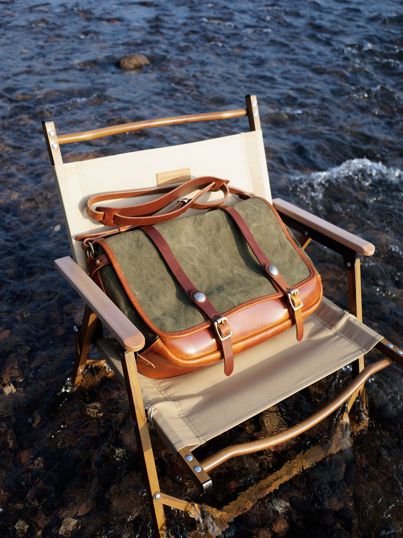 Canvas messenger bag